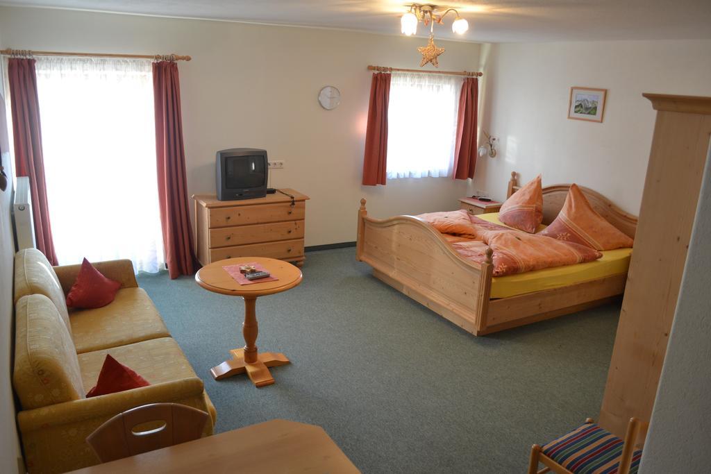 Ferienwohnung Pfannelerhof Leutasch Zimmer foto