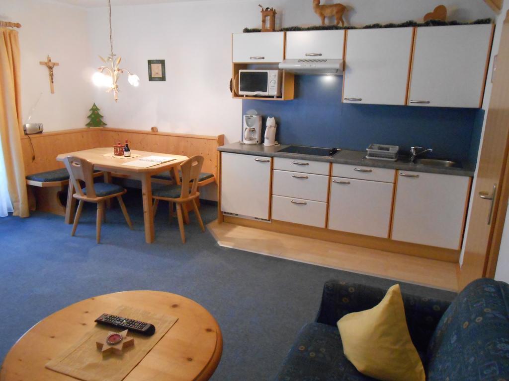 Ferienwohnung Pfannelerhof Leutasch Zimmer foto
